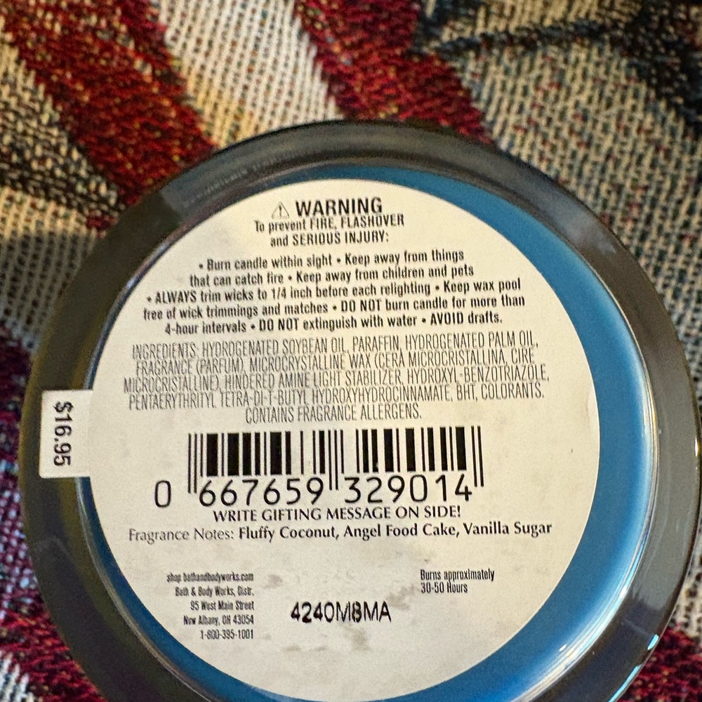 Bath & Body Works Coconut Angel Cake Candle - Festive Blue - Picture 3 of 3